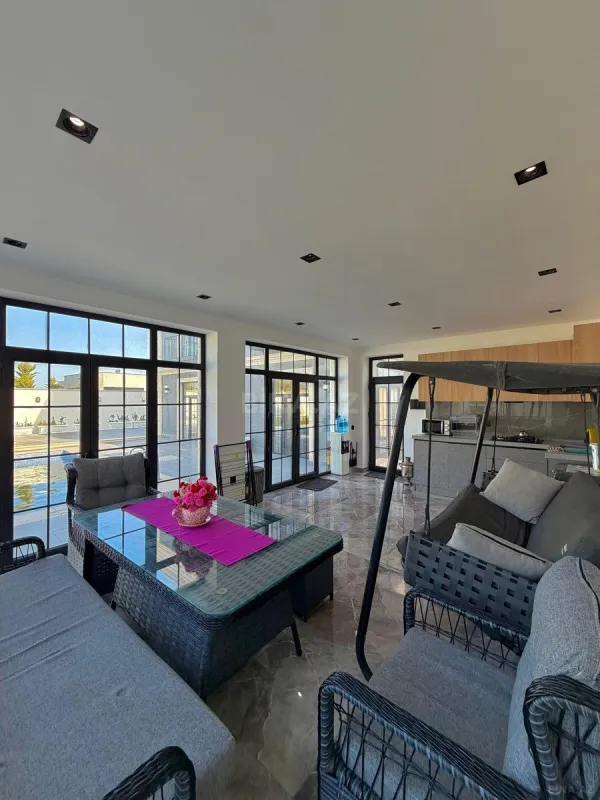 Satılır 5 otaqlı həyət evi 220 m²