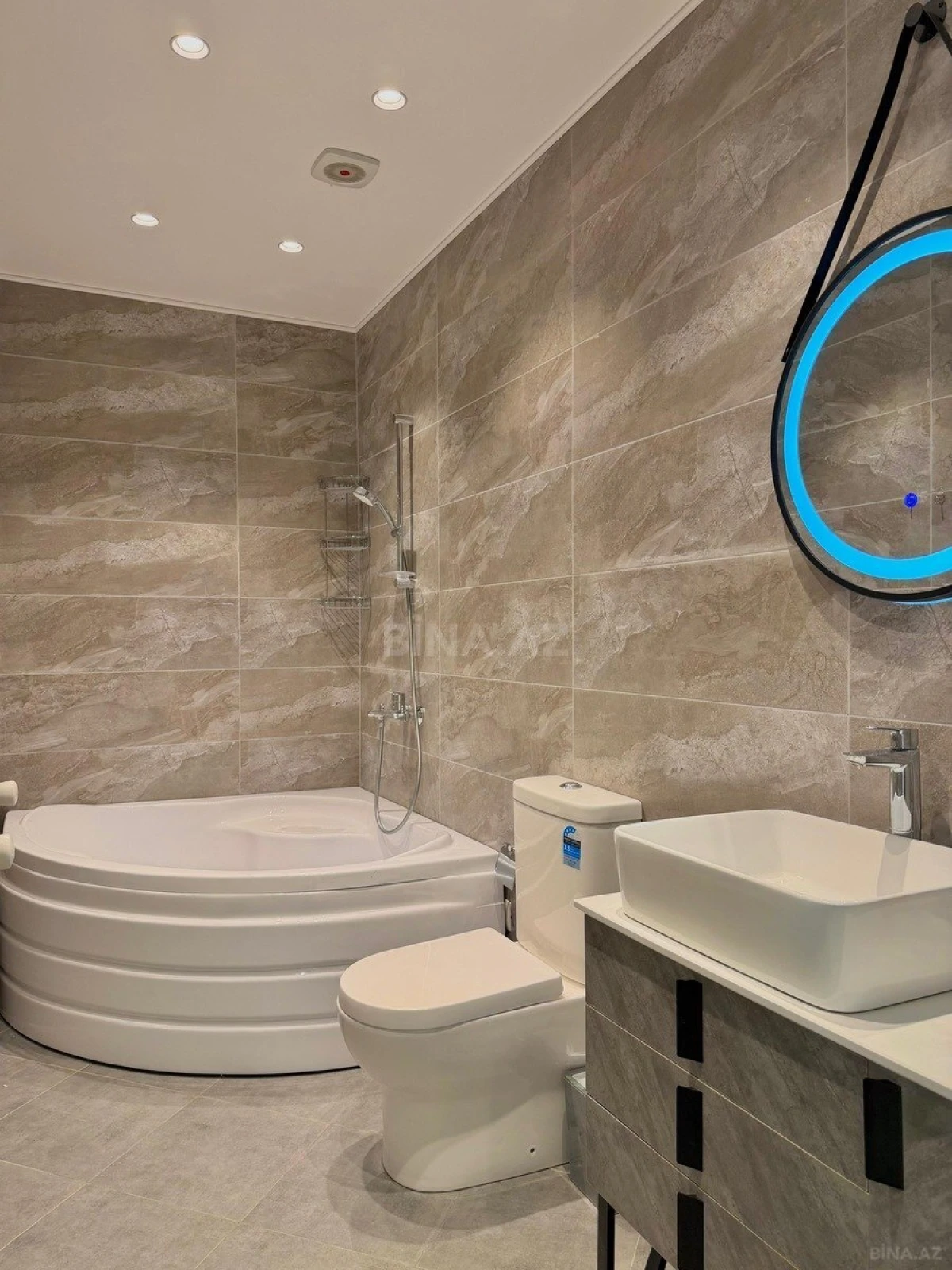 Satılır 4 otaqlı həyət evi 160 m²