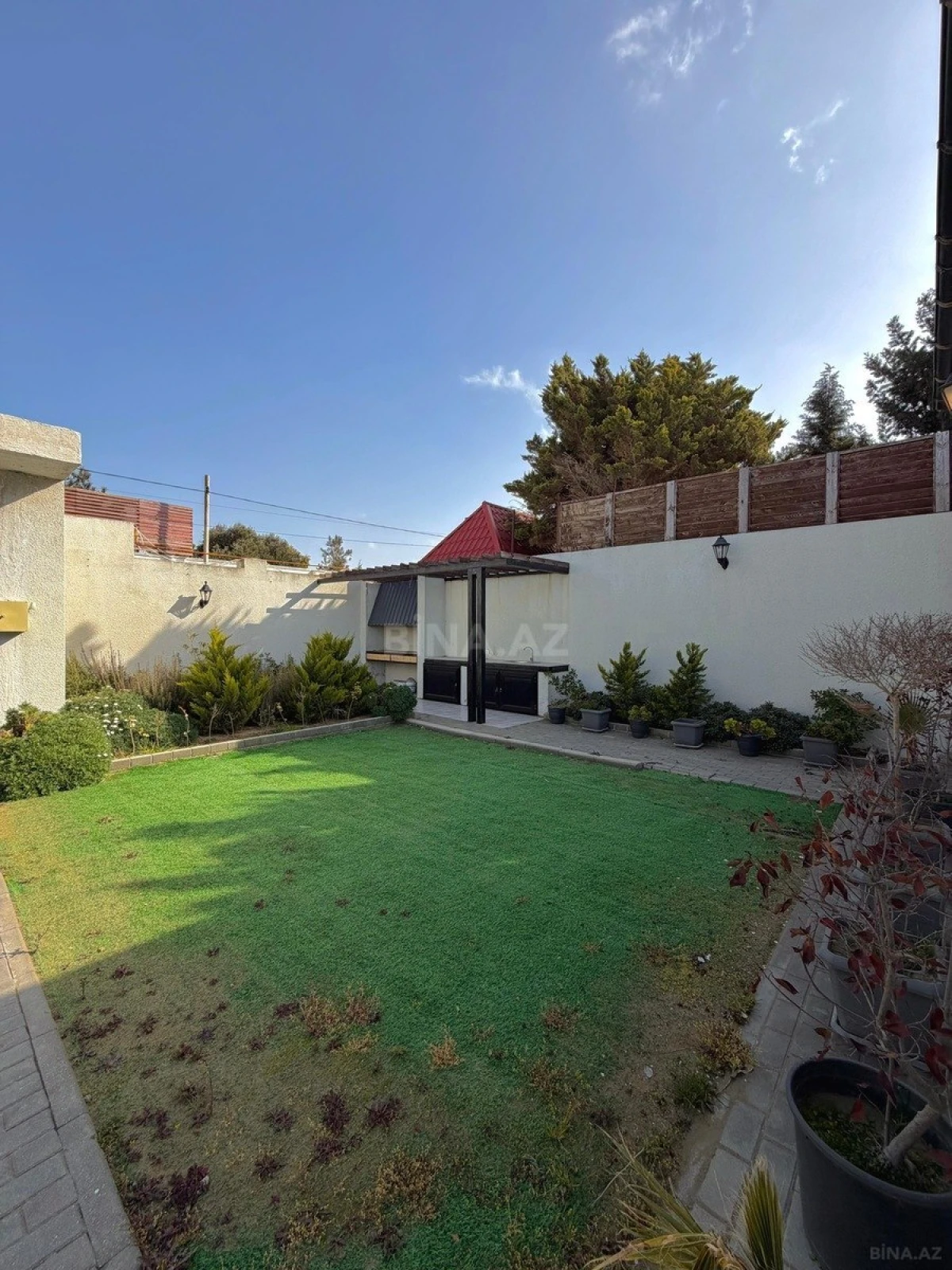 Satılır 4 otaqlı həyət evi 160 m²