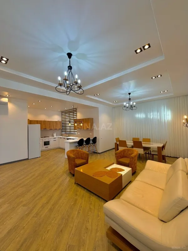 Satılır 4 otaqlı həyət evi 160 m²