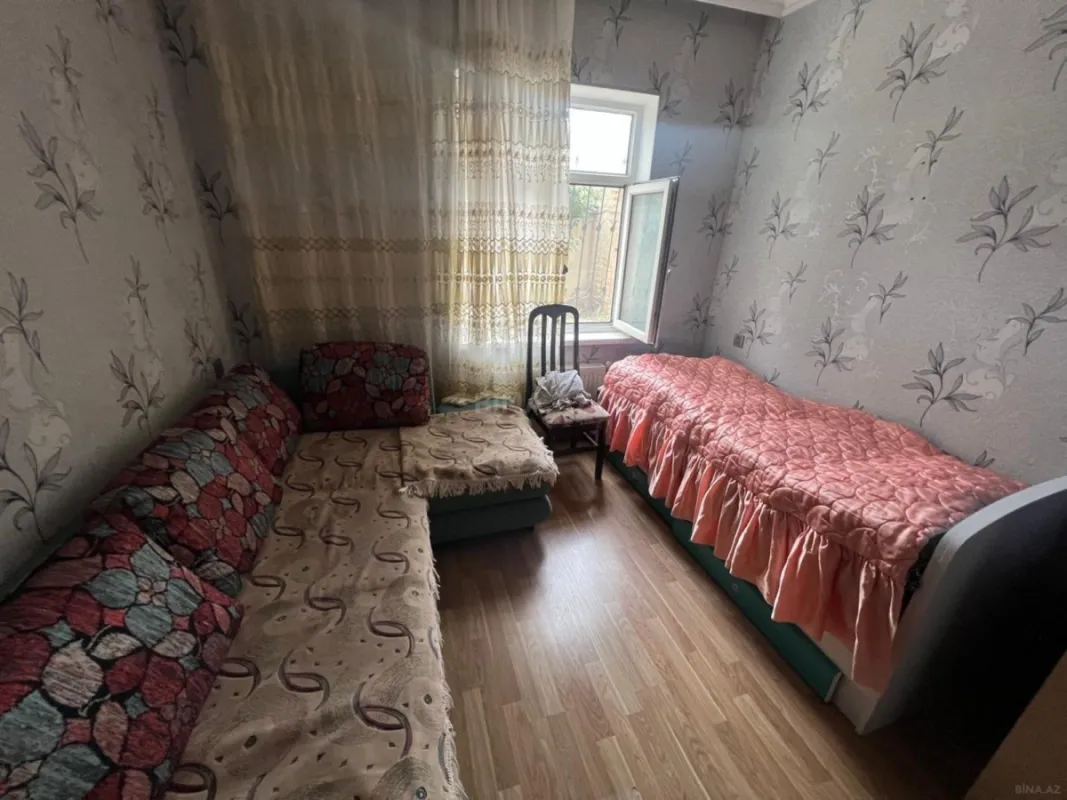 Satılır 4 otaqlı mənzil 130 m²