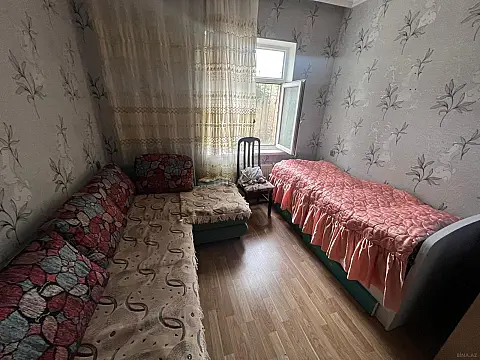 Satılır 4 otaqlı mənzil 130 m²