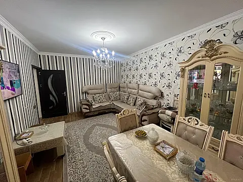 Satılır 4 otaqlı mənzil 130 m²