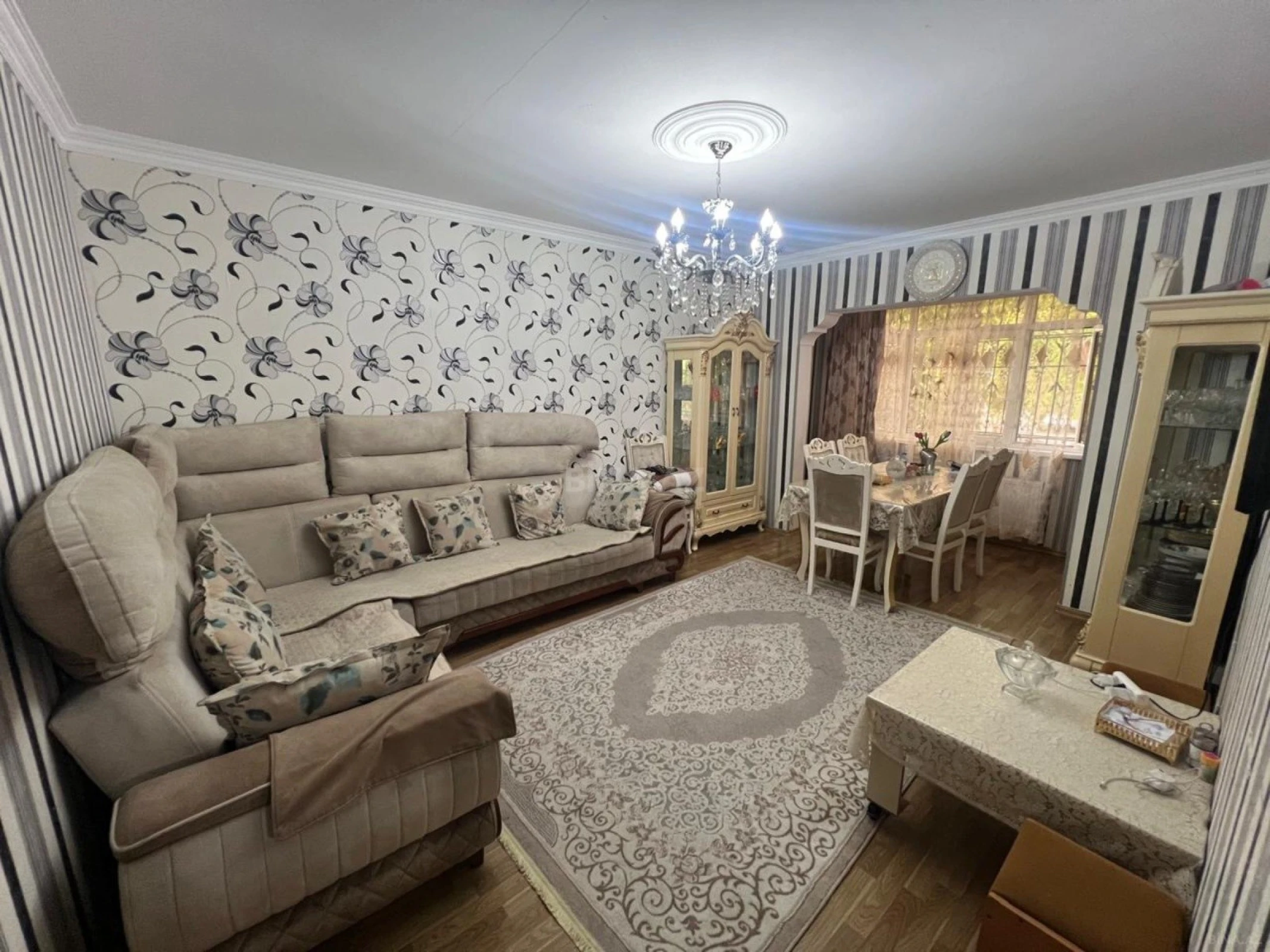 Satılır 4 otaqlı mənzil 130 m²