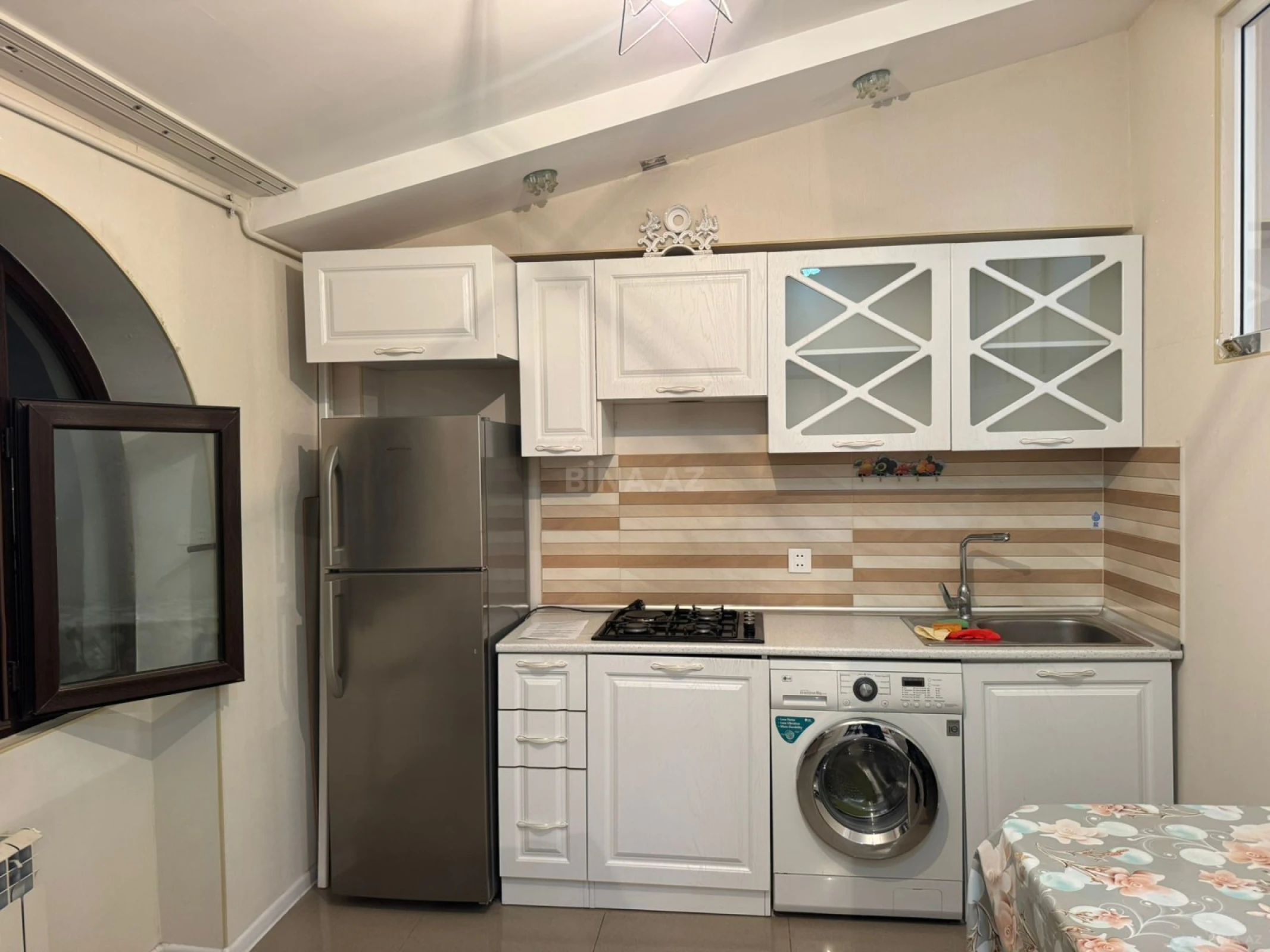 Kirayə verilir 2 otaqlı mənzil 60 m²