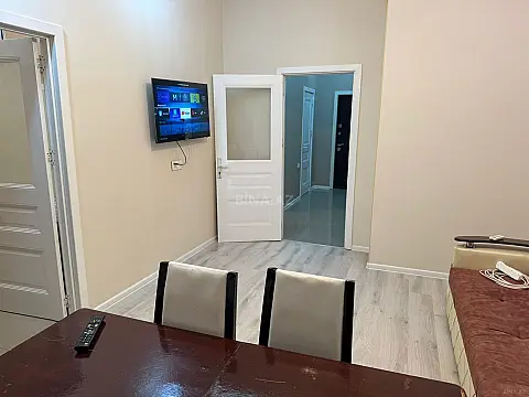 Kirayə verilir 2 otaqlı mənzil 60 m²