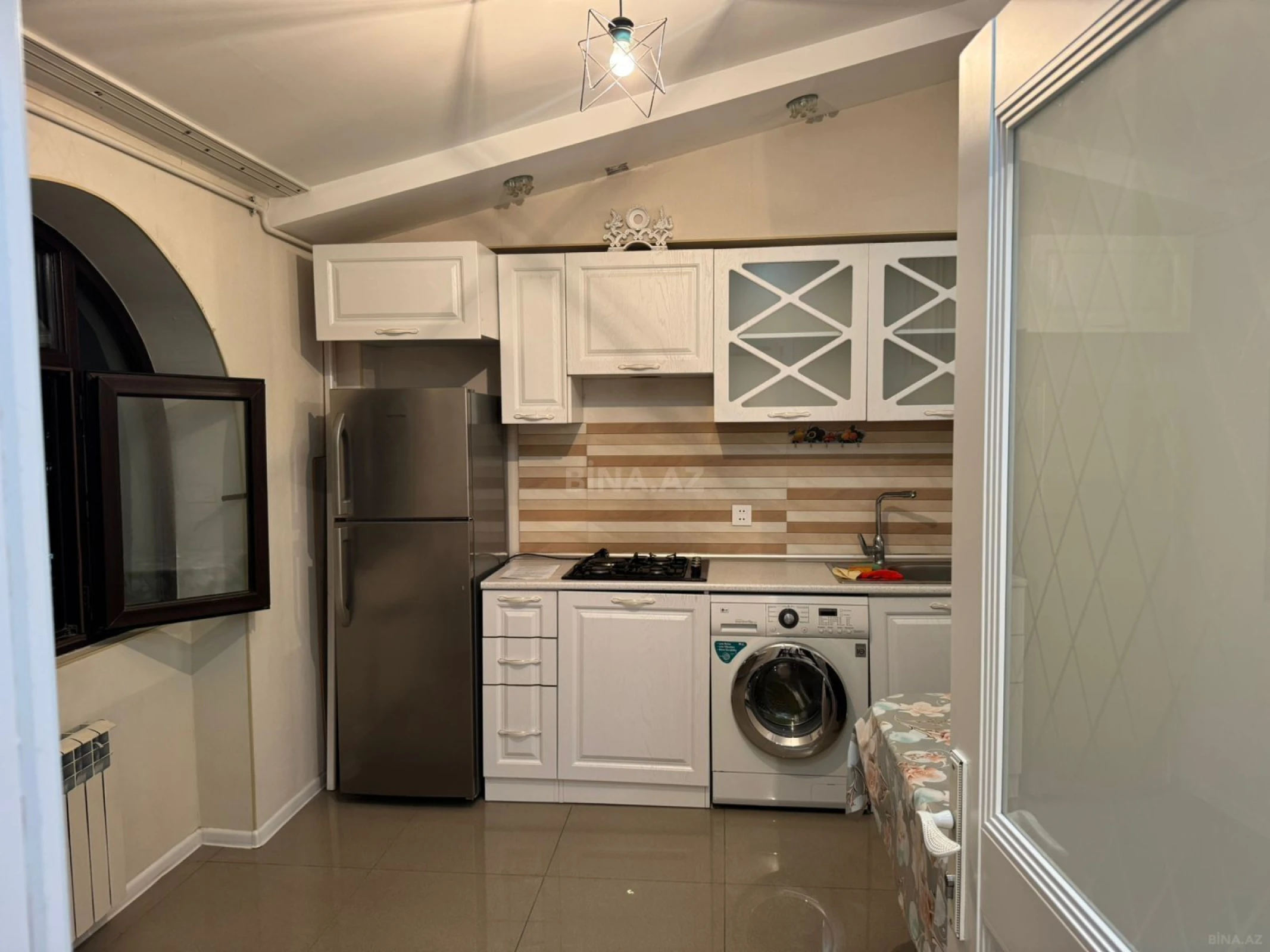 Kirayə verilir 2 otaqlı mənzil 60 m²