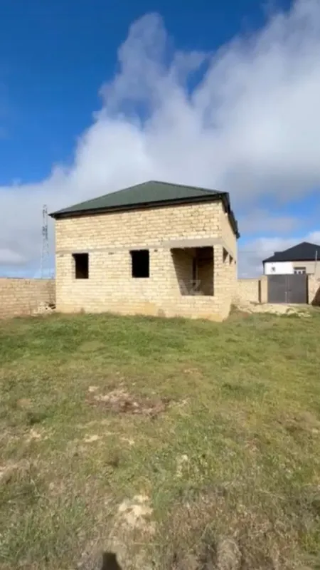 Satılır 5 otaqlı həyət evi 200 m²