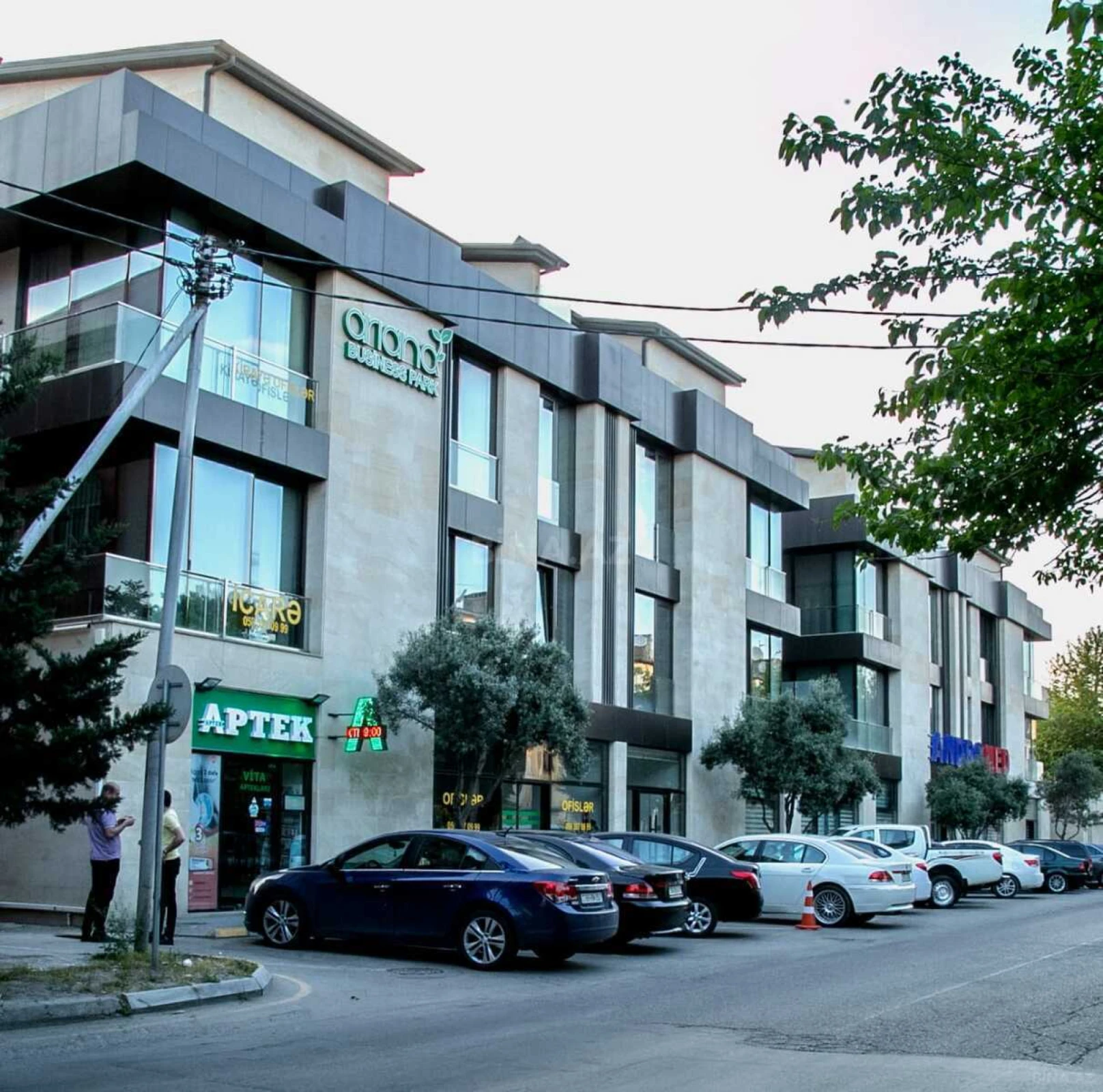Satılır obyekt 3200 m²
