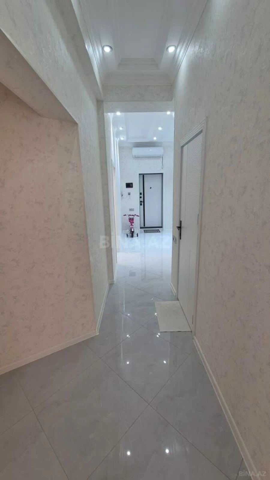 Satılır 3 otaqlı mənzil 94 m²
