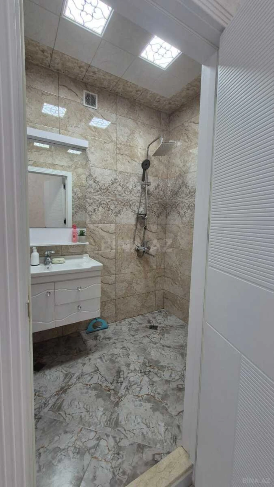 Satılır 3 otaqlı mənzil 94 m²