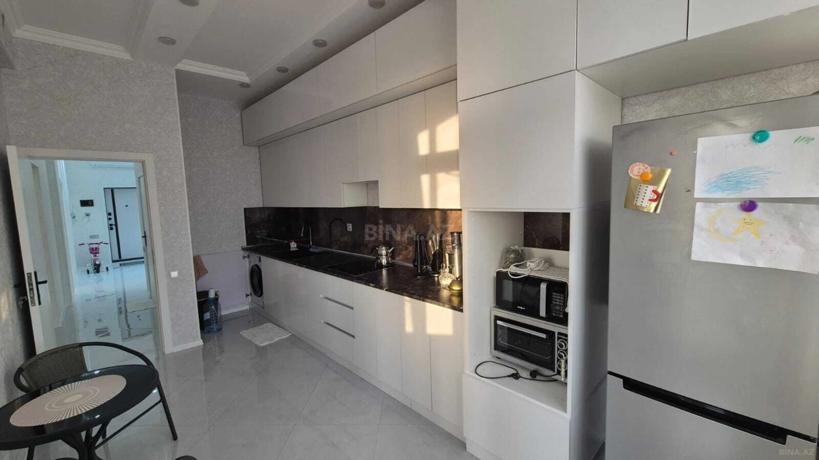 Satılır 3 otaqlı mənzil 94 m²