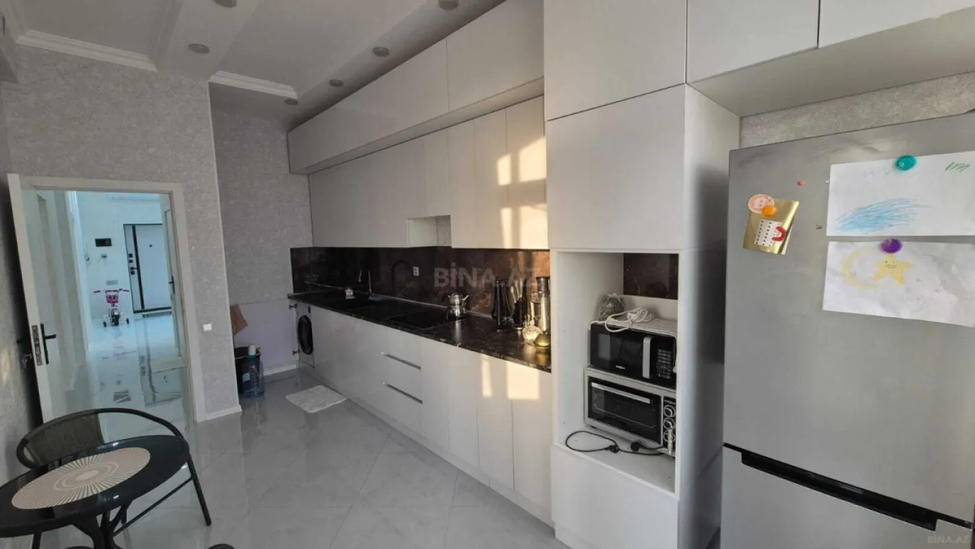 Satılır 3 otaqlı mənzil 94 m²
