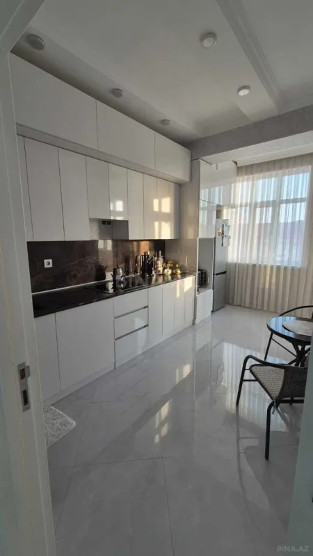Satılır 3 otaqlı mənzil 94 m²