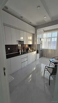Satılır 3 otaqlı mənzil 94 m²