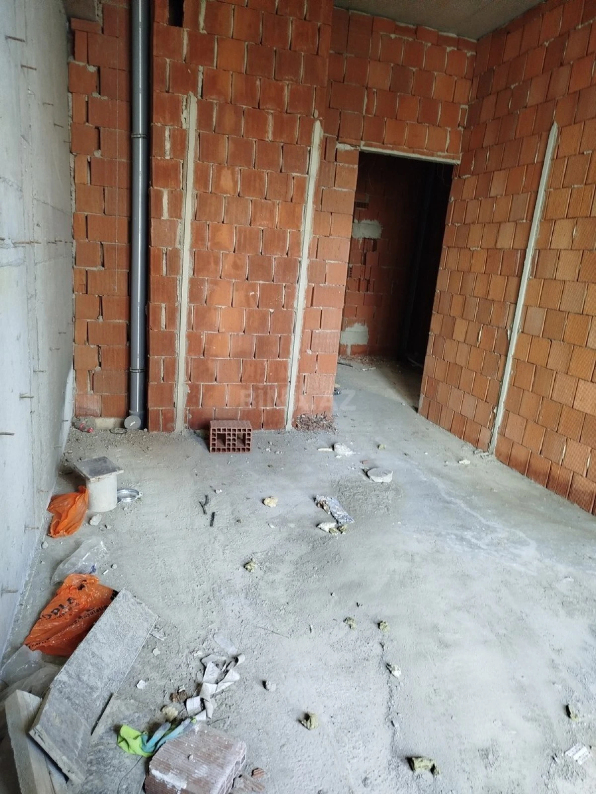 Satılır 1 otaqlı mənzil 53 m²