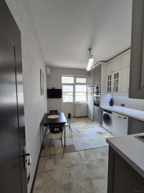 Kirayə verilir 3 otaqlı mənzil 130 m²