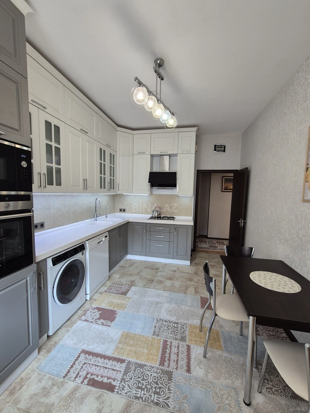 Kirayə verilir 3 otaqlı mənzil 130 m²