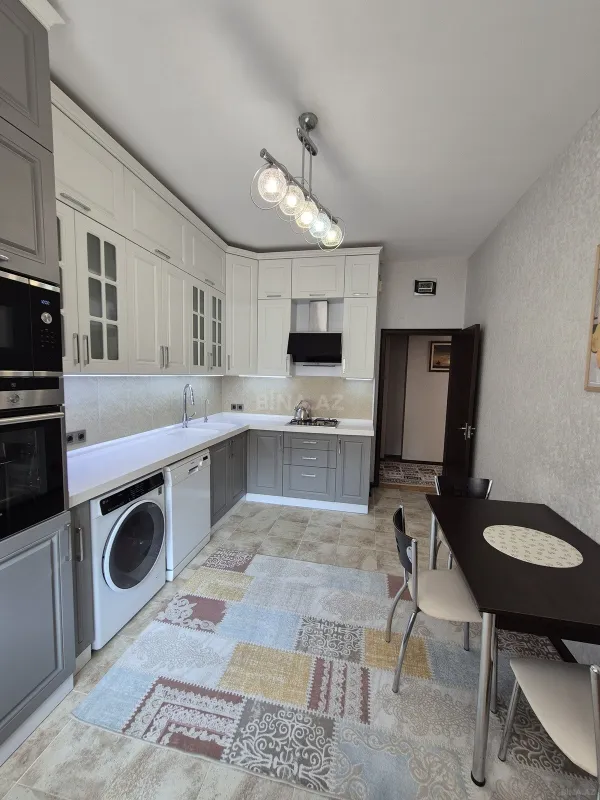 Kirayə verilir 3 otaqlı mənzil 130 m²