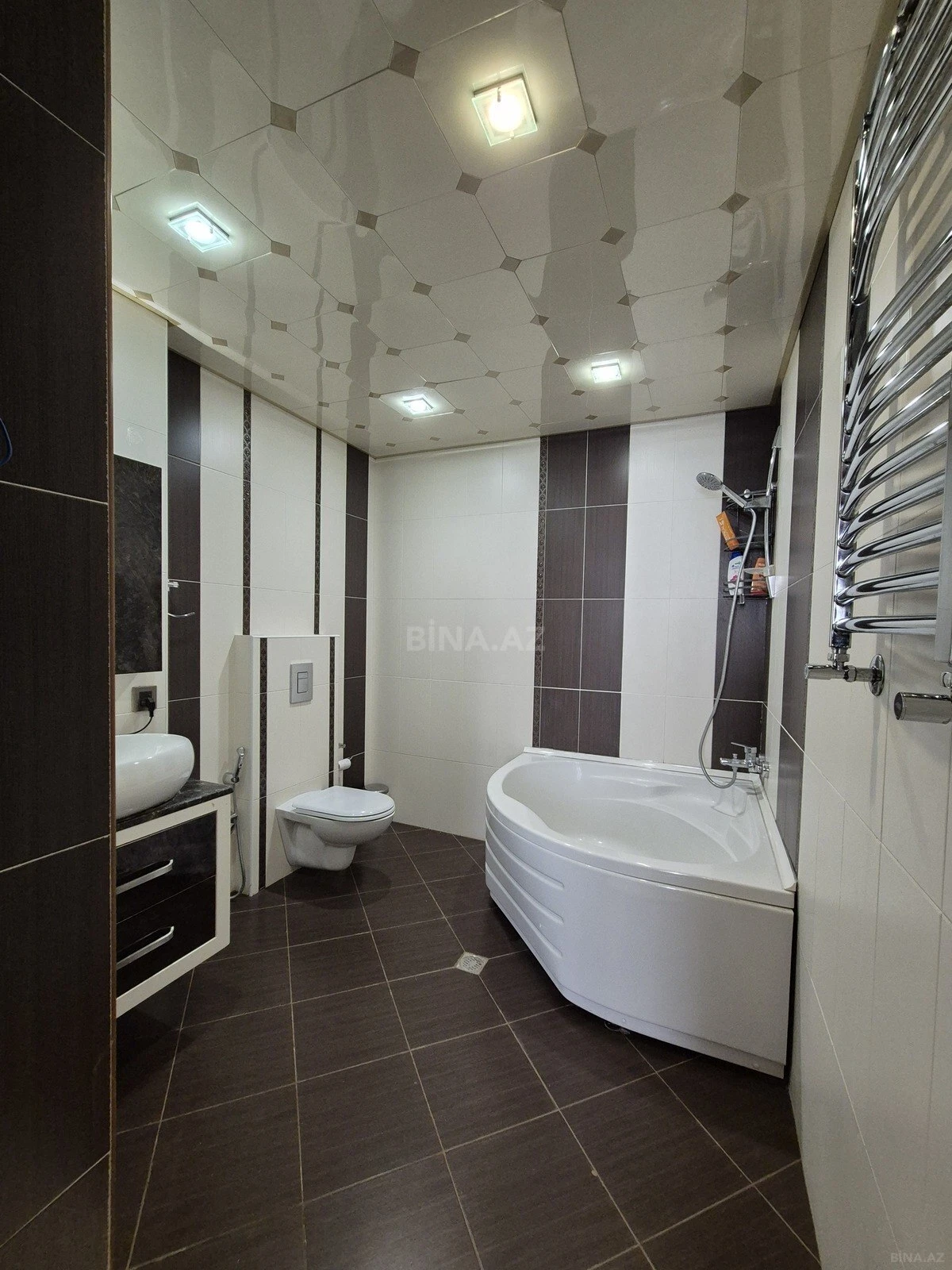 Kirayə verilir 3 otaqlı mənzil 130 m²