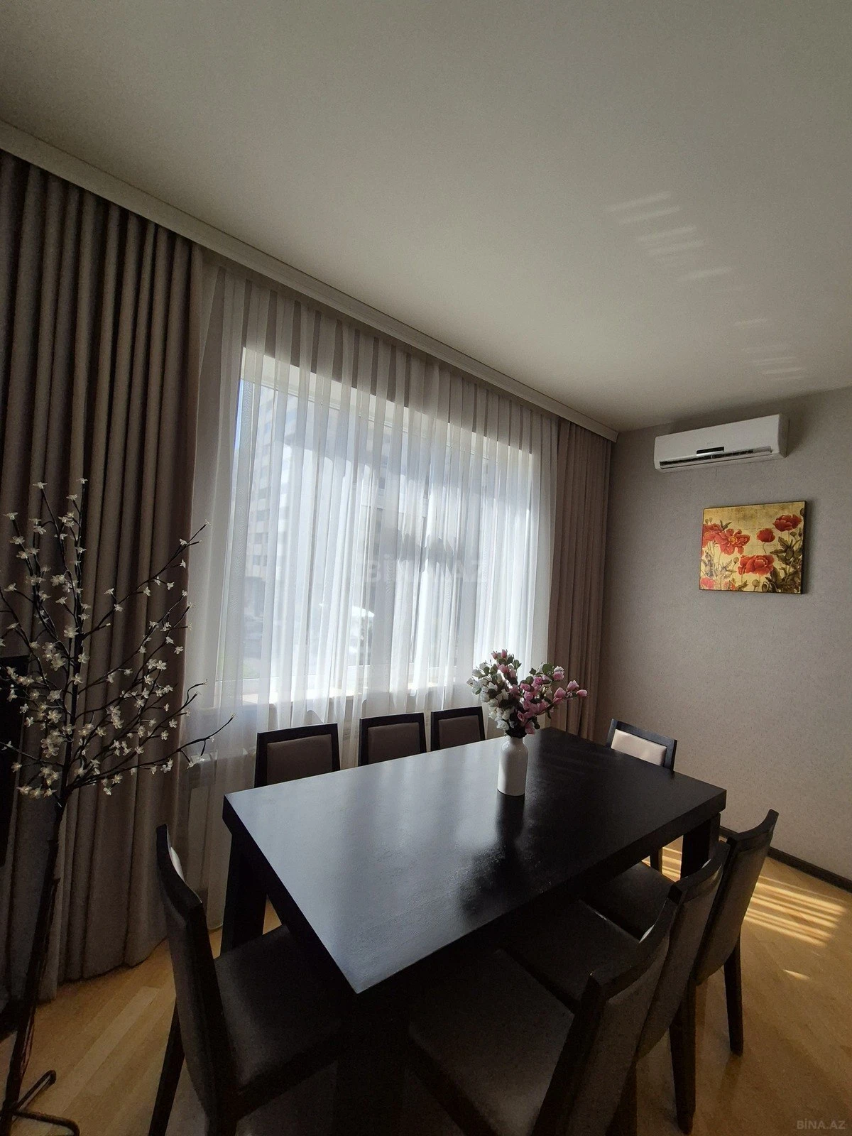 Kirayə verilir 3 otaqlı mənzil 130 m²