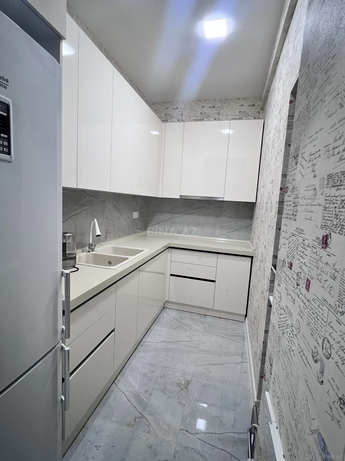 Satılır 2 otaqlı mənzil 70 m²