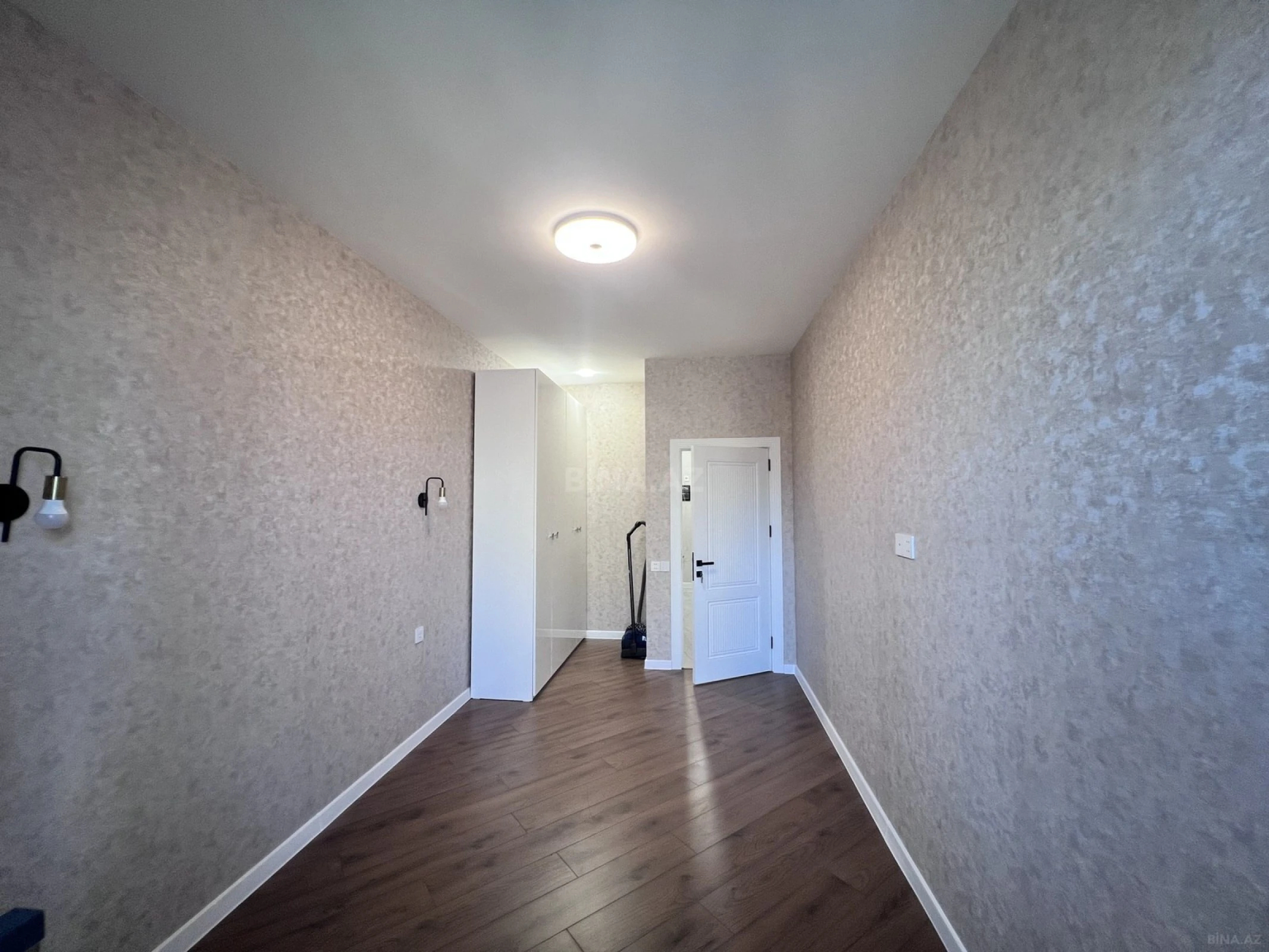 Satılır 2 otaqlı mənzil 70 m²