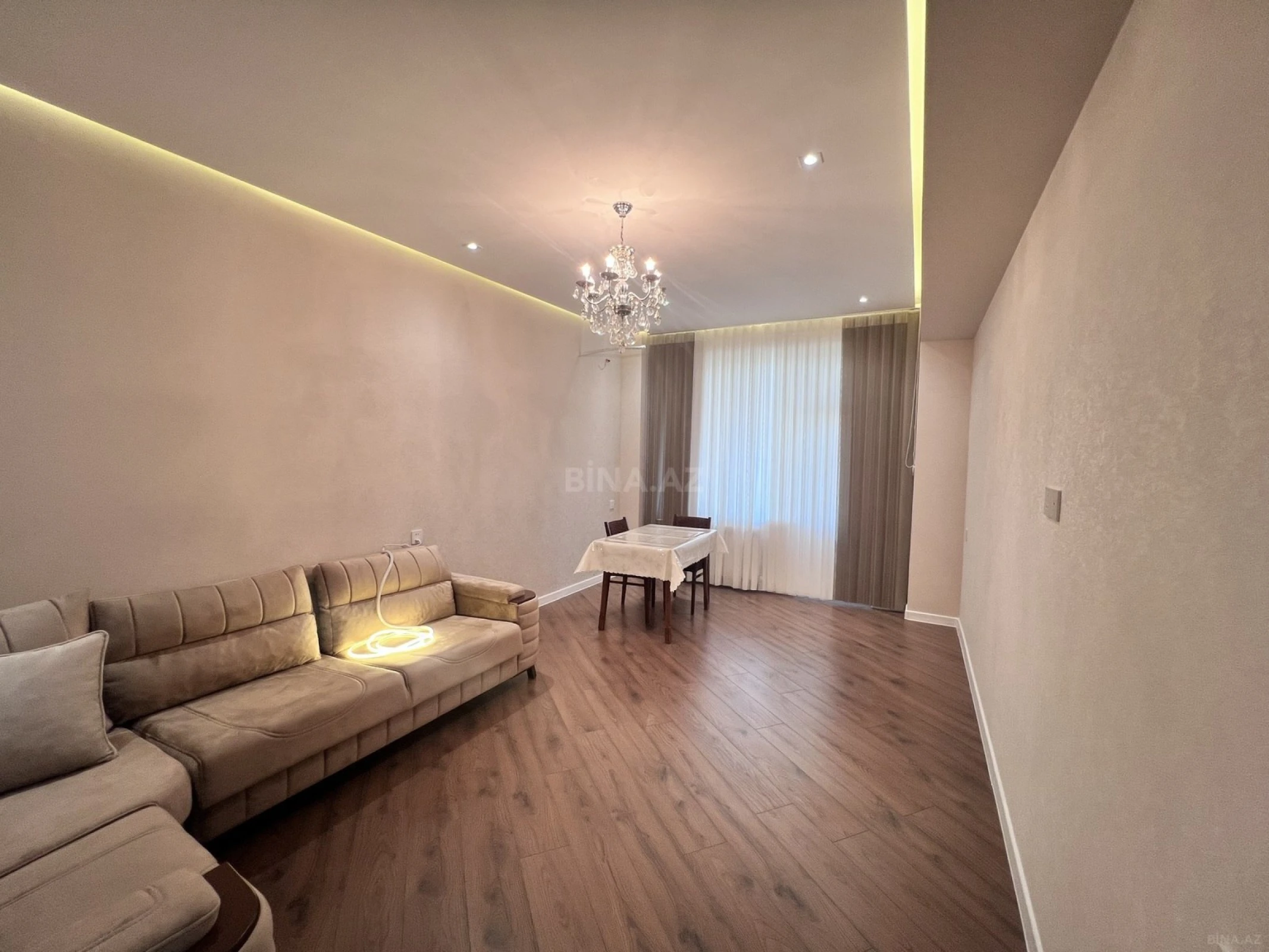 Satılır 2 otaqlı mənzil 70 m²