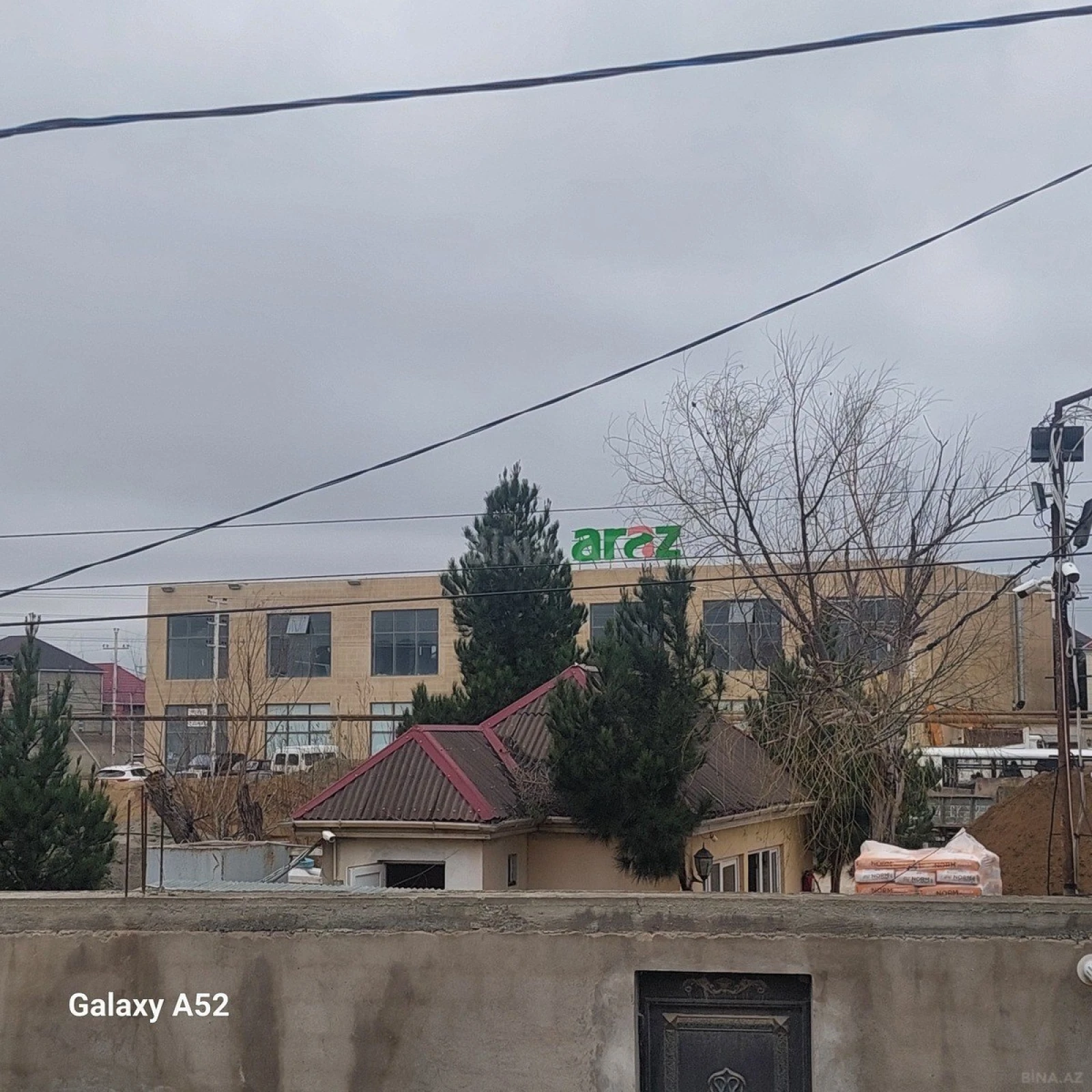 Satılır 3 otaqlı həyət evi 100 m²