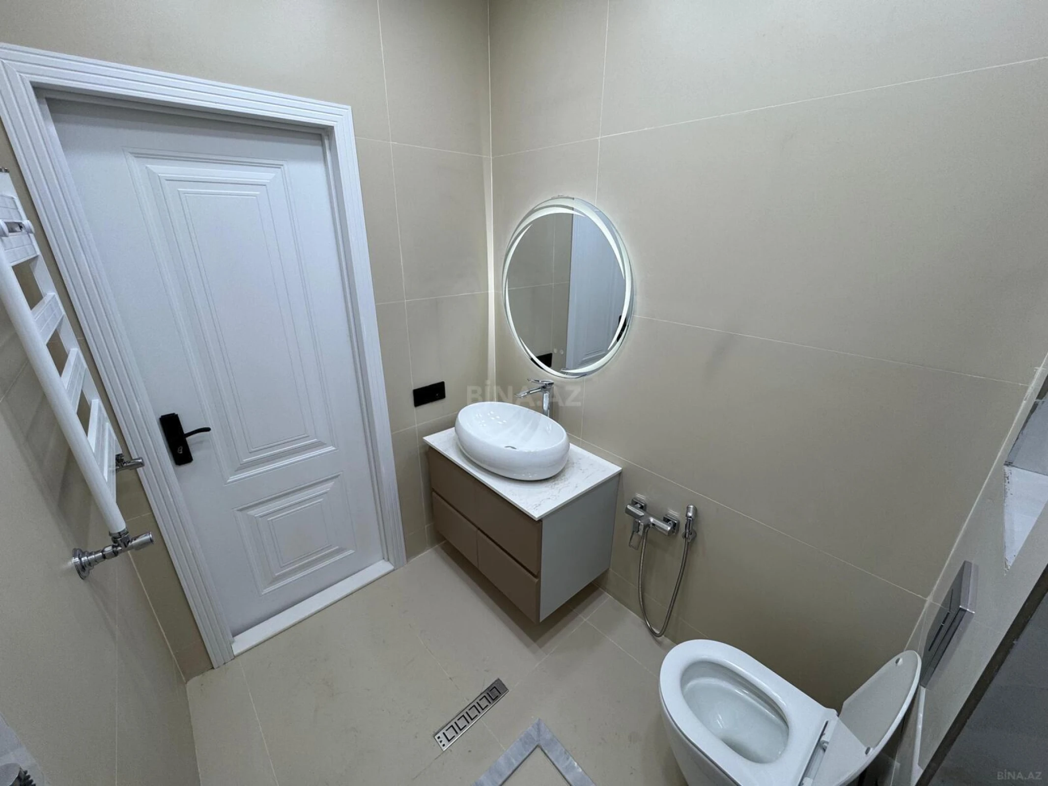Satılır 3 otaqlı mənzil 114 m²