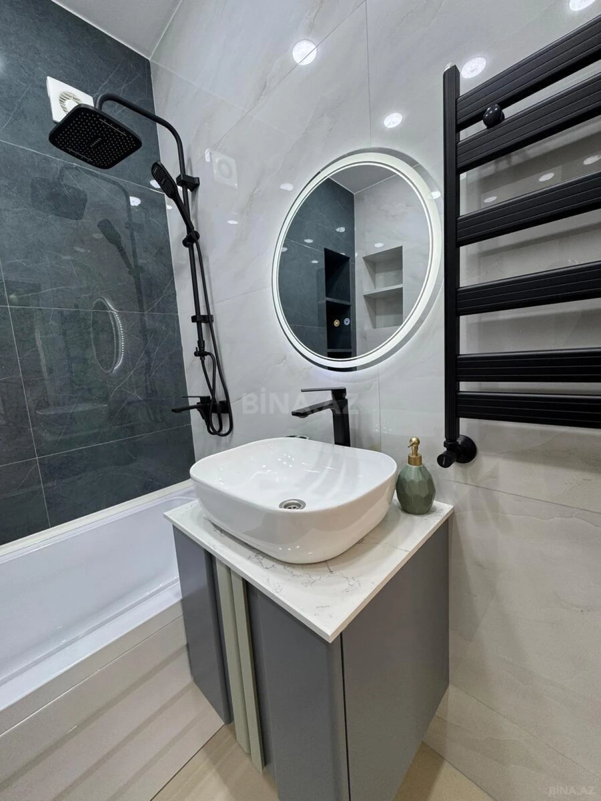 Satılır 3 otaqlı mənzil 114 m²