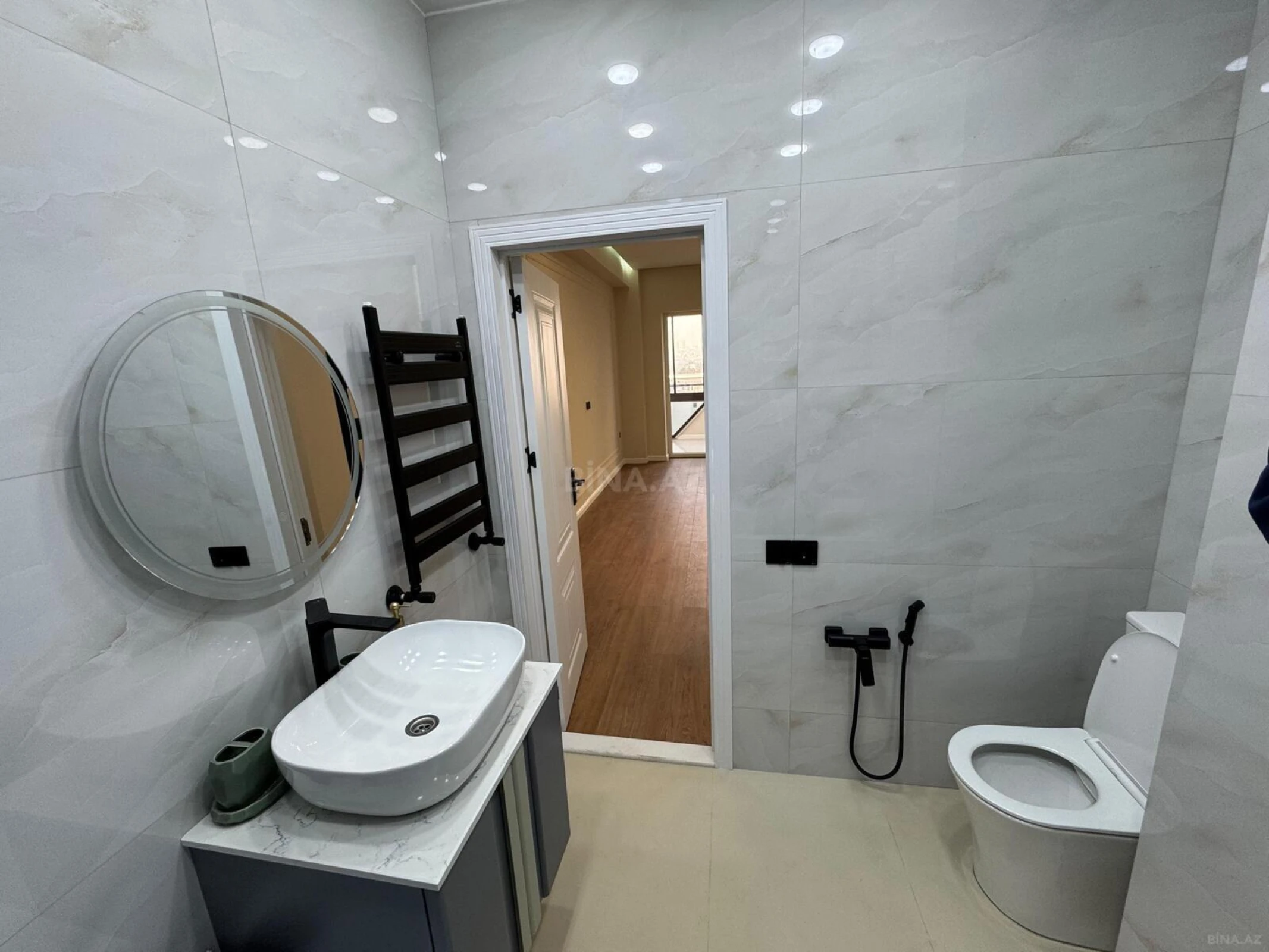 Satılır 3 otaqlı mənzil 114 m²
