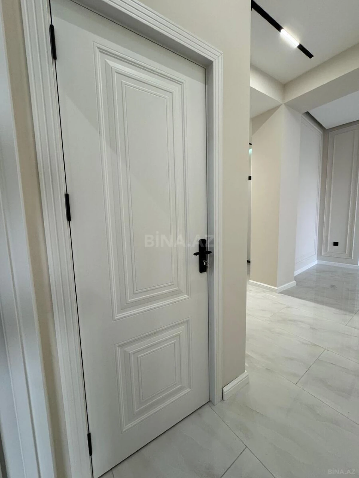 Satılır 3 otaqlı mənzil 114 m²