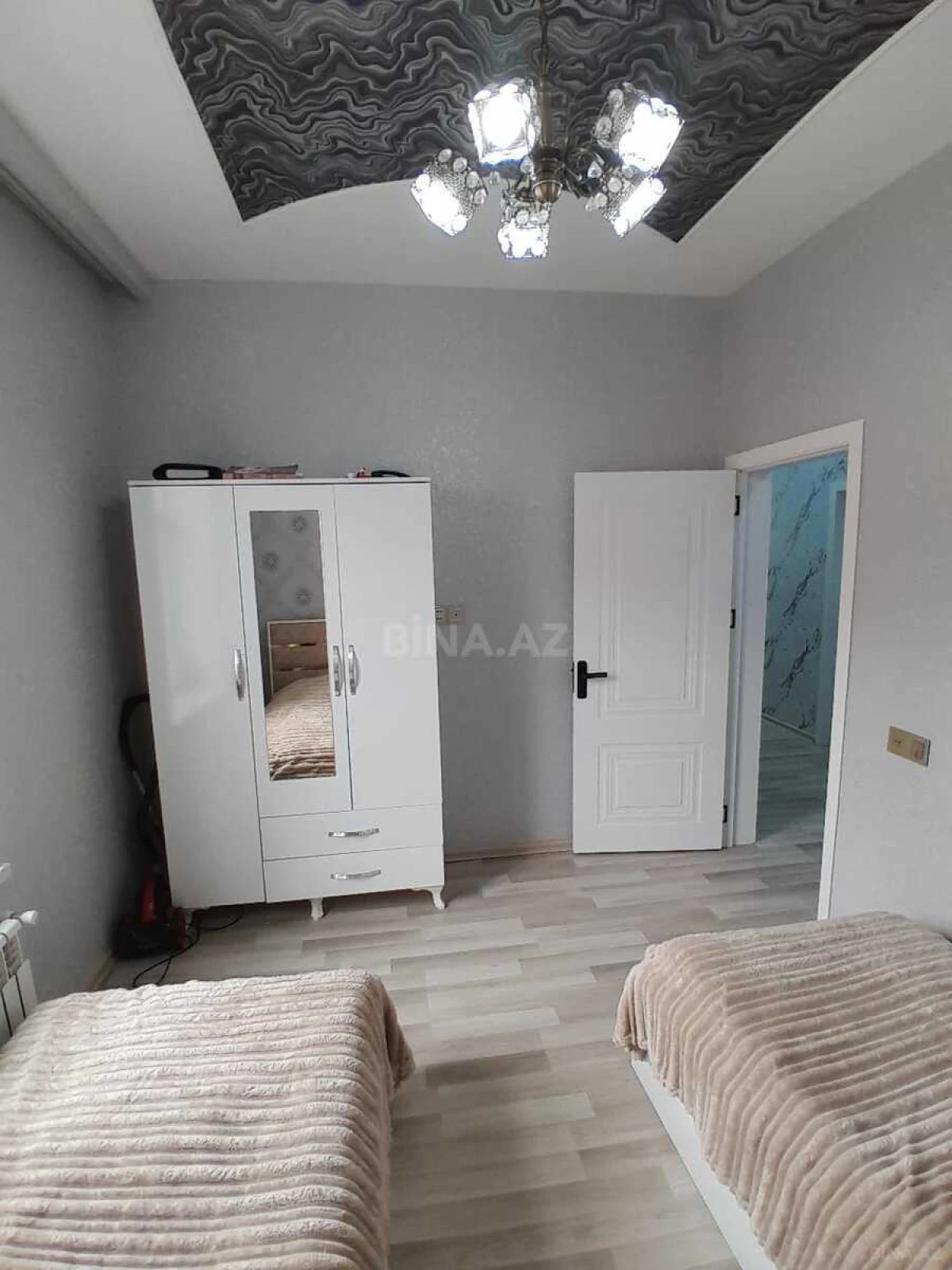 Satılır 6 otaqlı həyət evi 180 m²