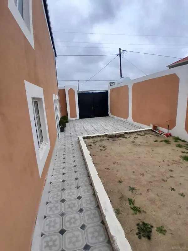 Satılır 6 otaqlı həyət evi 180 m²