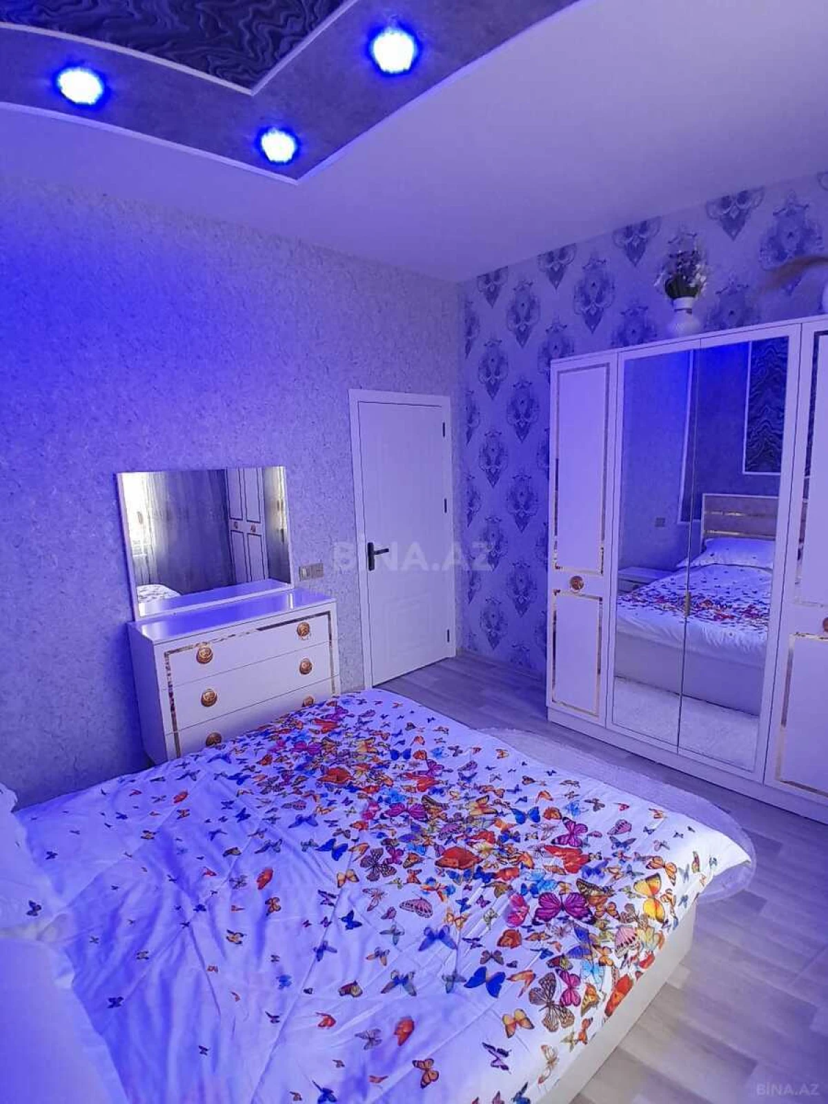 Satılır 6 otaqlı həyət evi 180 m²