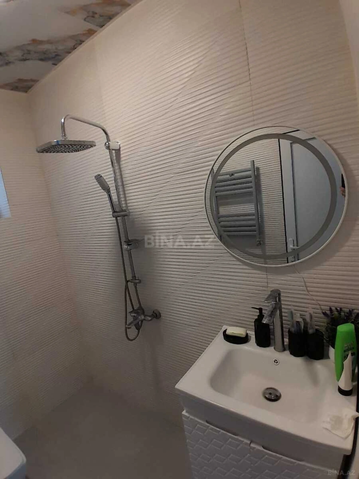 Satılır 6 otaqlı həyət evi 180 m²