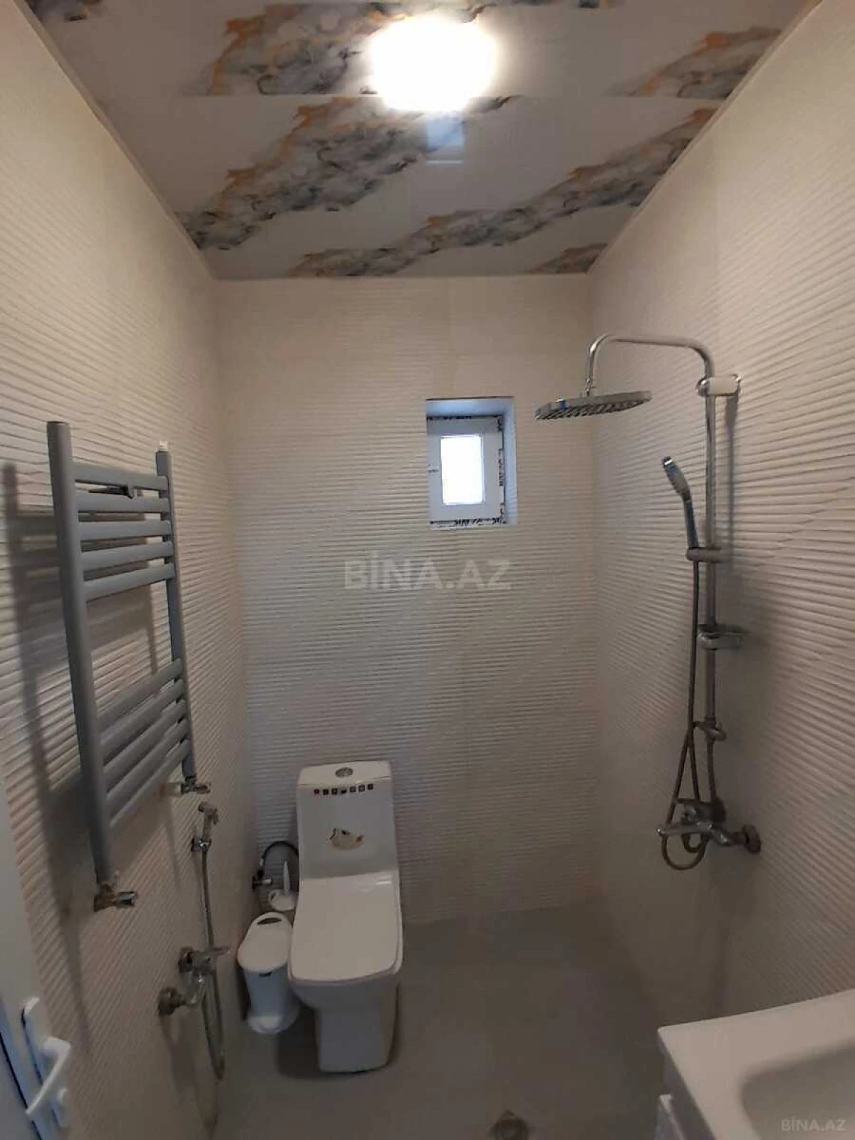 Satılır 6 otaqlı həyət evi 180 m²