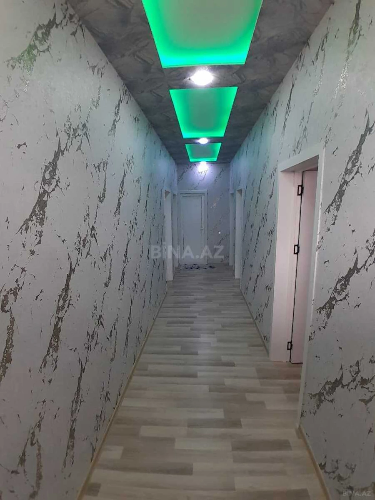 Satılır 6 otaqlı həyət evi 180 m²