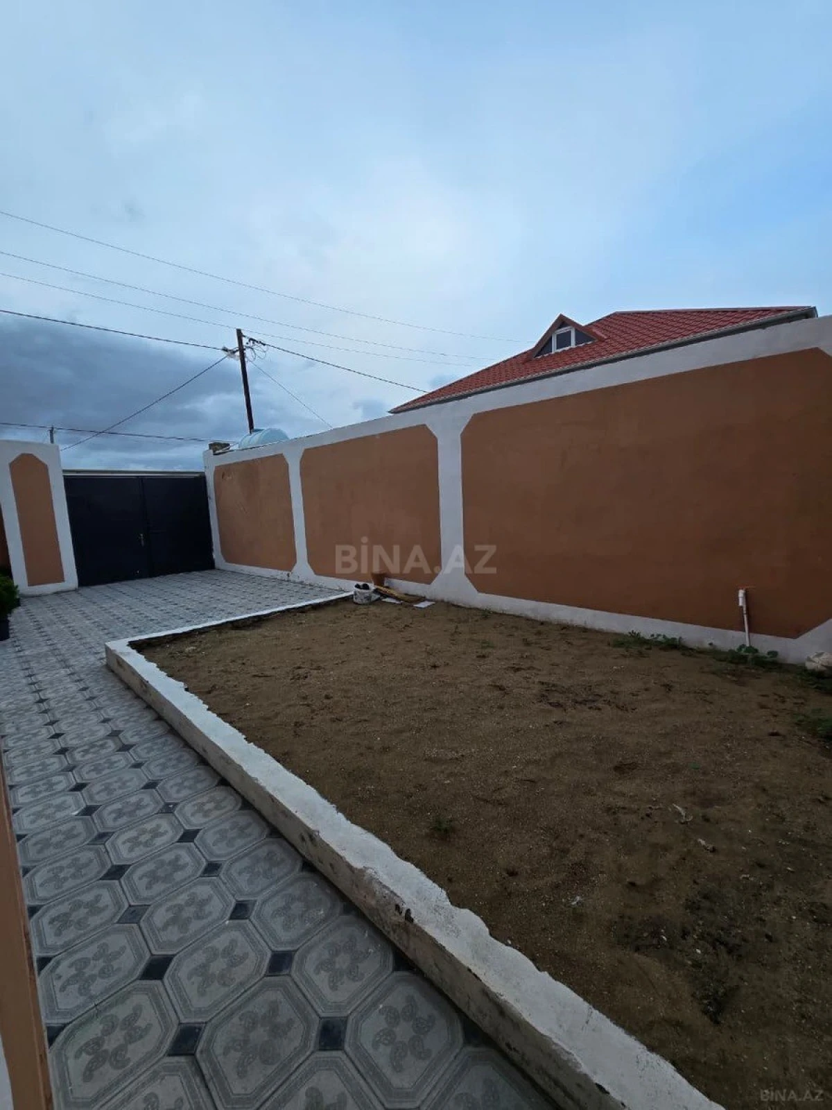Satılır 6 otaqlı həyət evi 180 m²