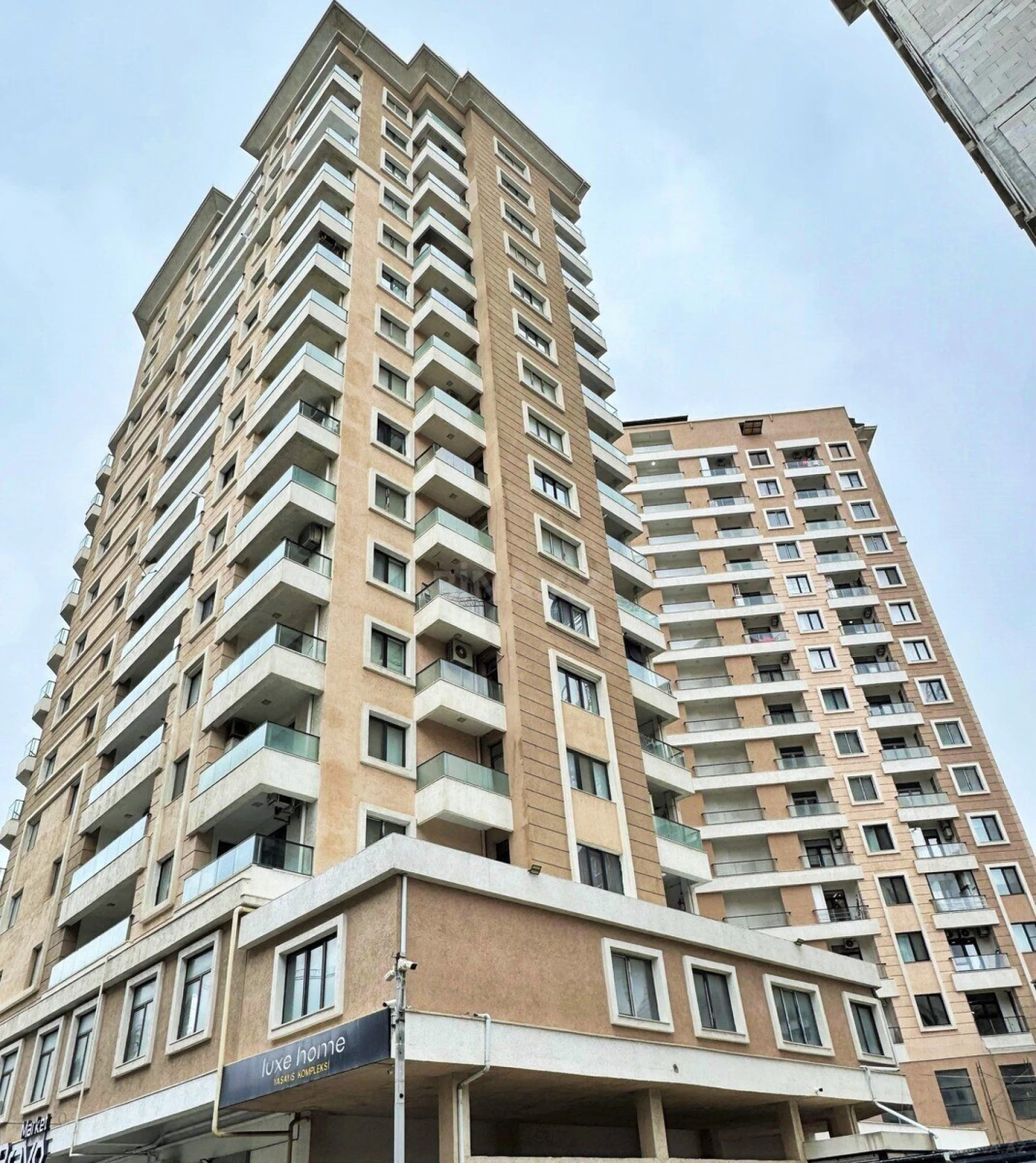Satılır 3 otaqlı mənzil 84 m²
