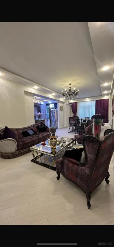 Kirayə verilir 3 otaqlı mənzil 190 m²
