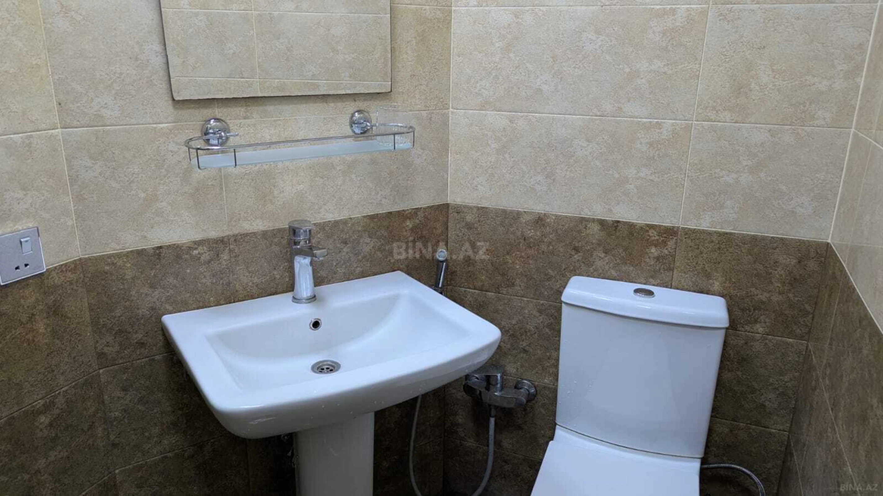 Kirayə verilir 2 otaqlı mənzil 65 m²