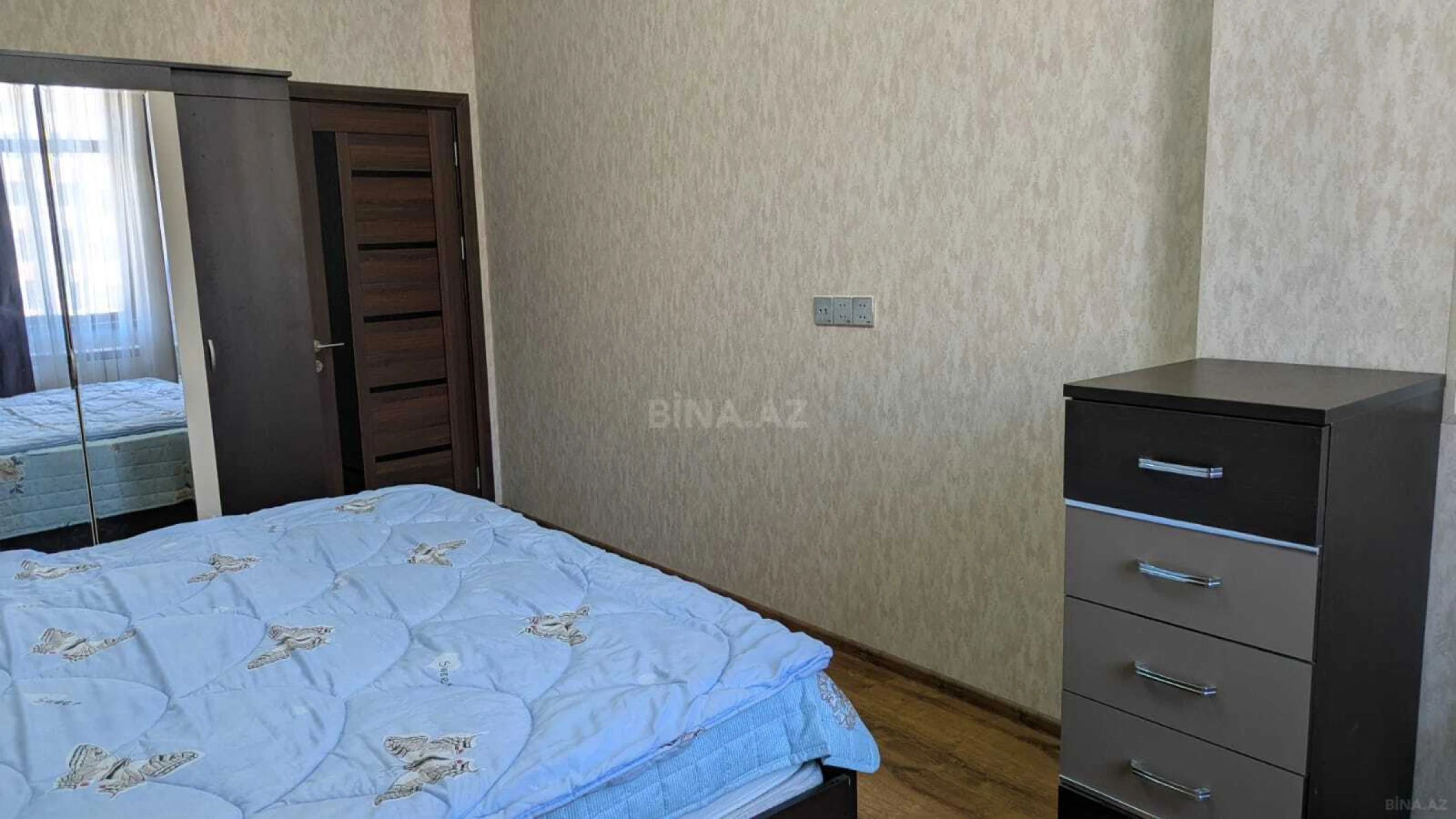 Kirayə verilir 2 otaqlı mənzil 65 m²