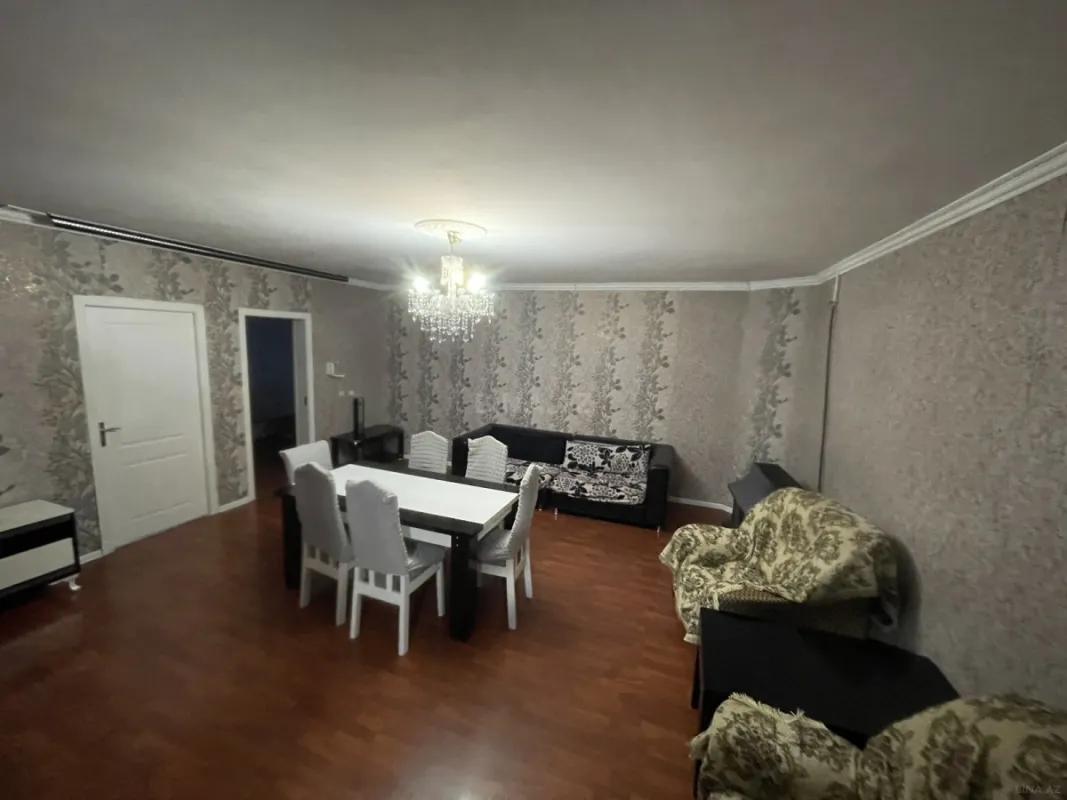 Satılır 3 otaqlı mənzil 110 m²