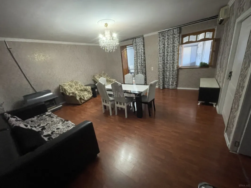 Satılır 3 otaqlı mənzil 110 m²
