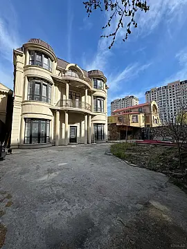 Kirayə verilir obyekt 600 m² — Bakı 600.00 m²