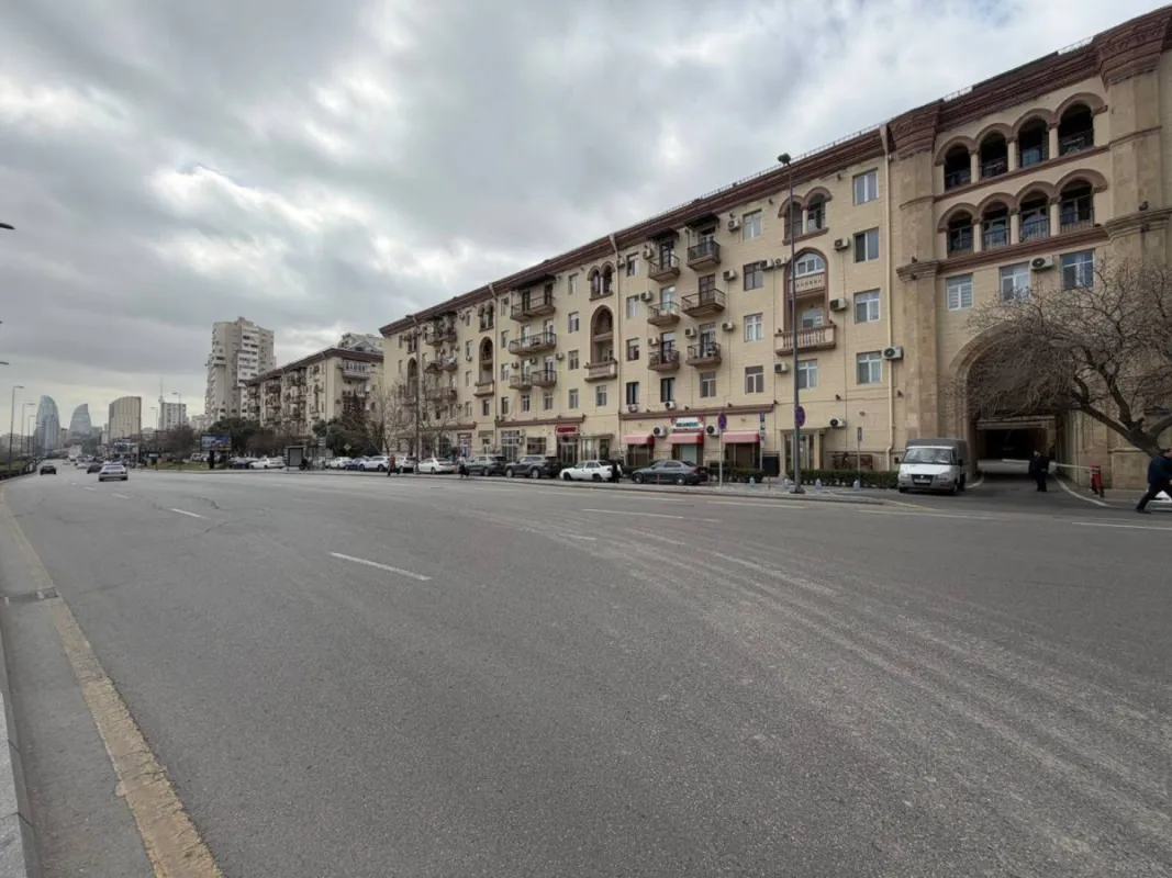 Satılır 3 otaqlı mənzil 90 m²