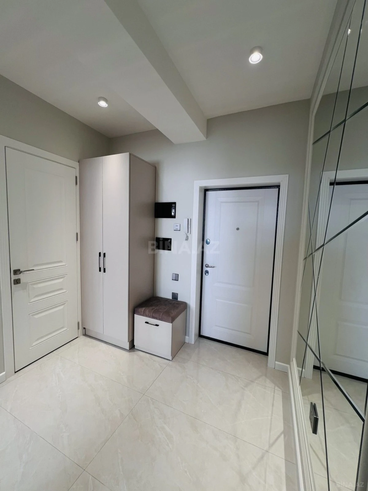 Satılır 2 otaqlı mənzil 51 m²