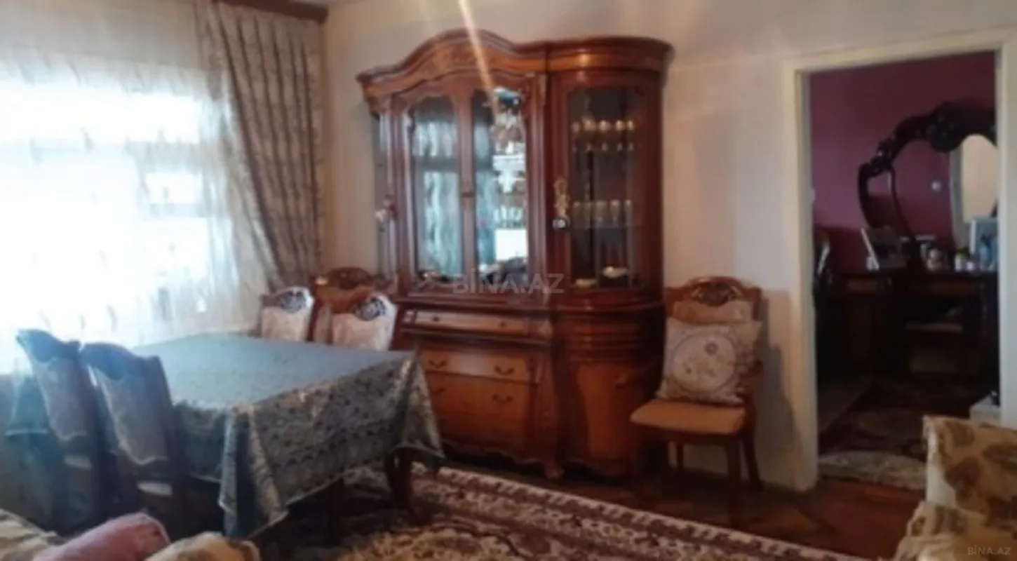 Satılır 4 otaqlı mənzil 100 m²